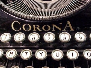 Antique_Corona_Typewriter_Keys_and_Logo